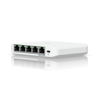 Ubiquiti UniFi Flex Mini 2.5G switch, a compact 5-port switch with PoE on port 5, powered by PoE or USB-C.