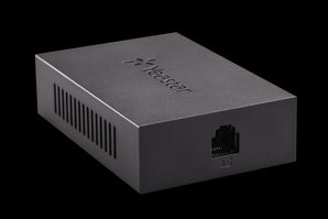 Yeastar TA100 VoIP gateway with one FXS port for connecting analog phone or fax machine to a VoIP system.