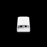 Ubiquiti UISP Wave MLO5 dual 5GHz Wi-Fi 7 radio with POE injector for point-to-point and point-to-multipoint wireless networking.